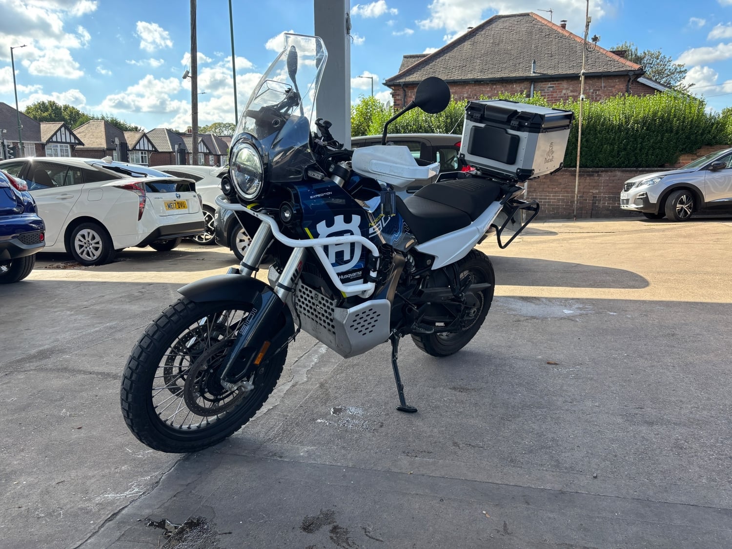[ berth ]Husqvarna Norden 901 Expedition