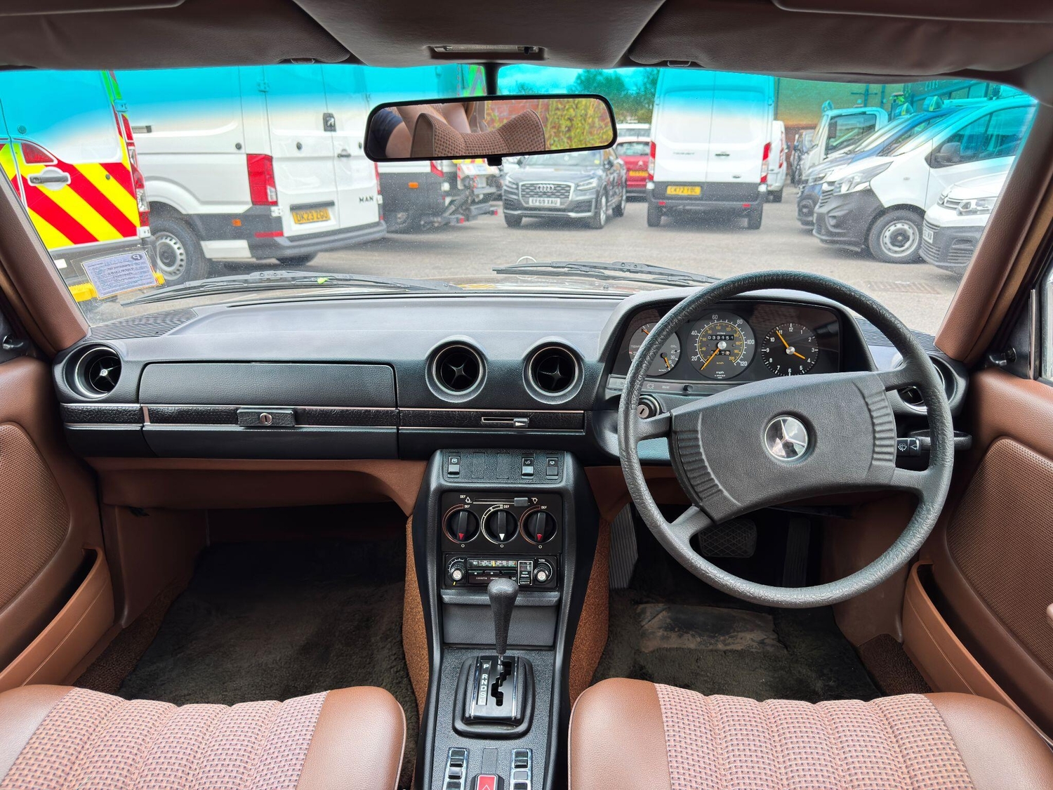 Mercedes-Benz 230 Ashford