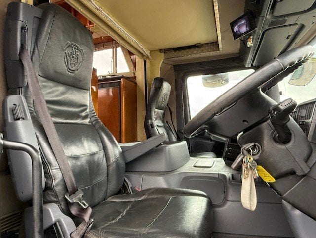 Lehel P340 Scania Horsebox - Trailers & Horseboxes in Banbury