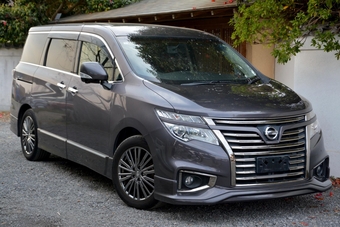 Nissan Elgrand 2015