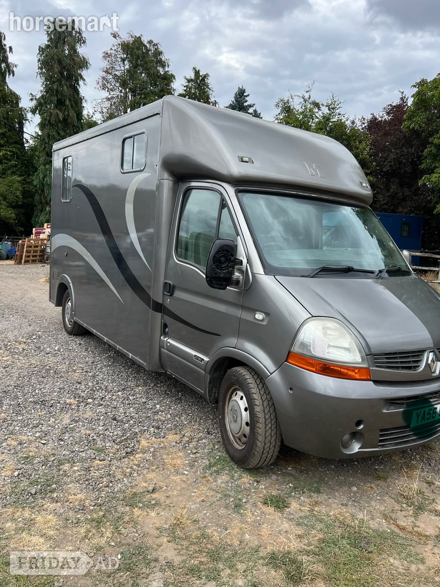 Marlborough Hunter Renault Horsebox in Seer Green