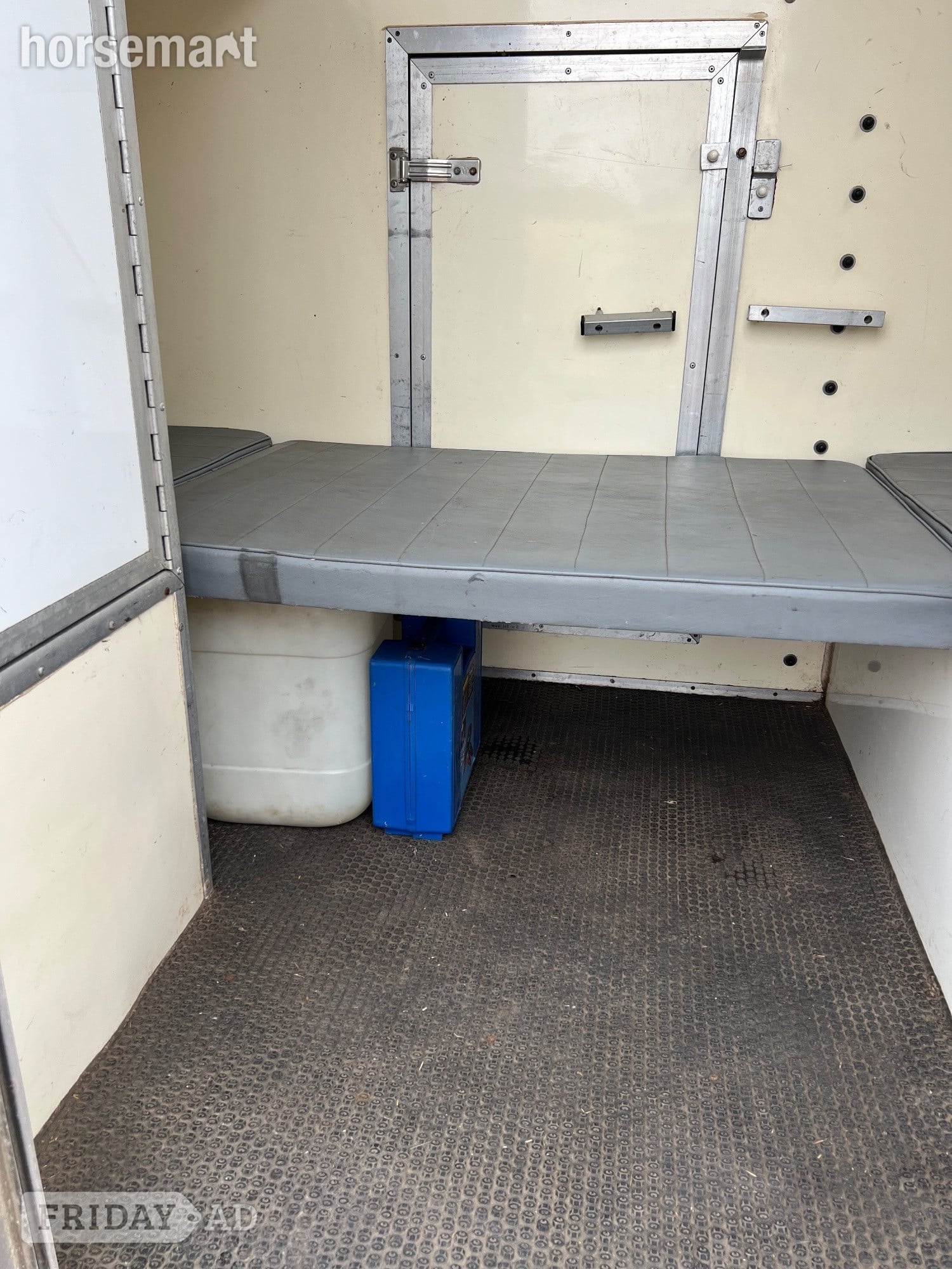 Marlborough Hunter Renault Horsebox - Trailers & Horseboxes in Seer Green
