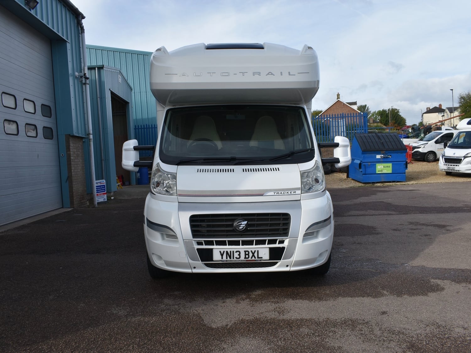 [ berth ]Auto-Trail Tracker FB