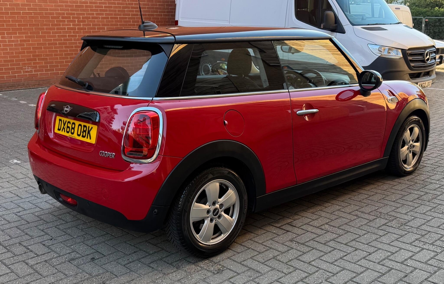 Mini Hatch 2018 - Cars