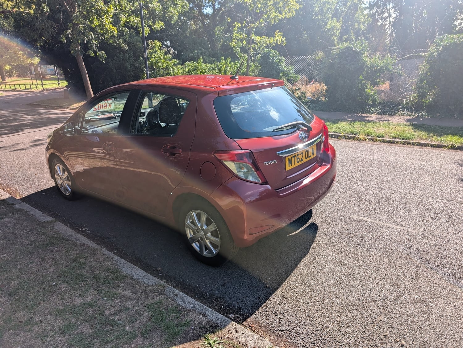 Toyota Yaris 2012 - Cars