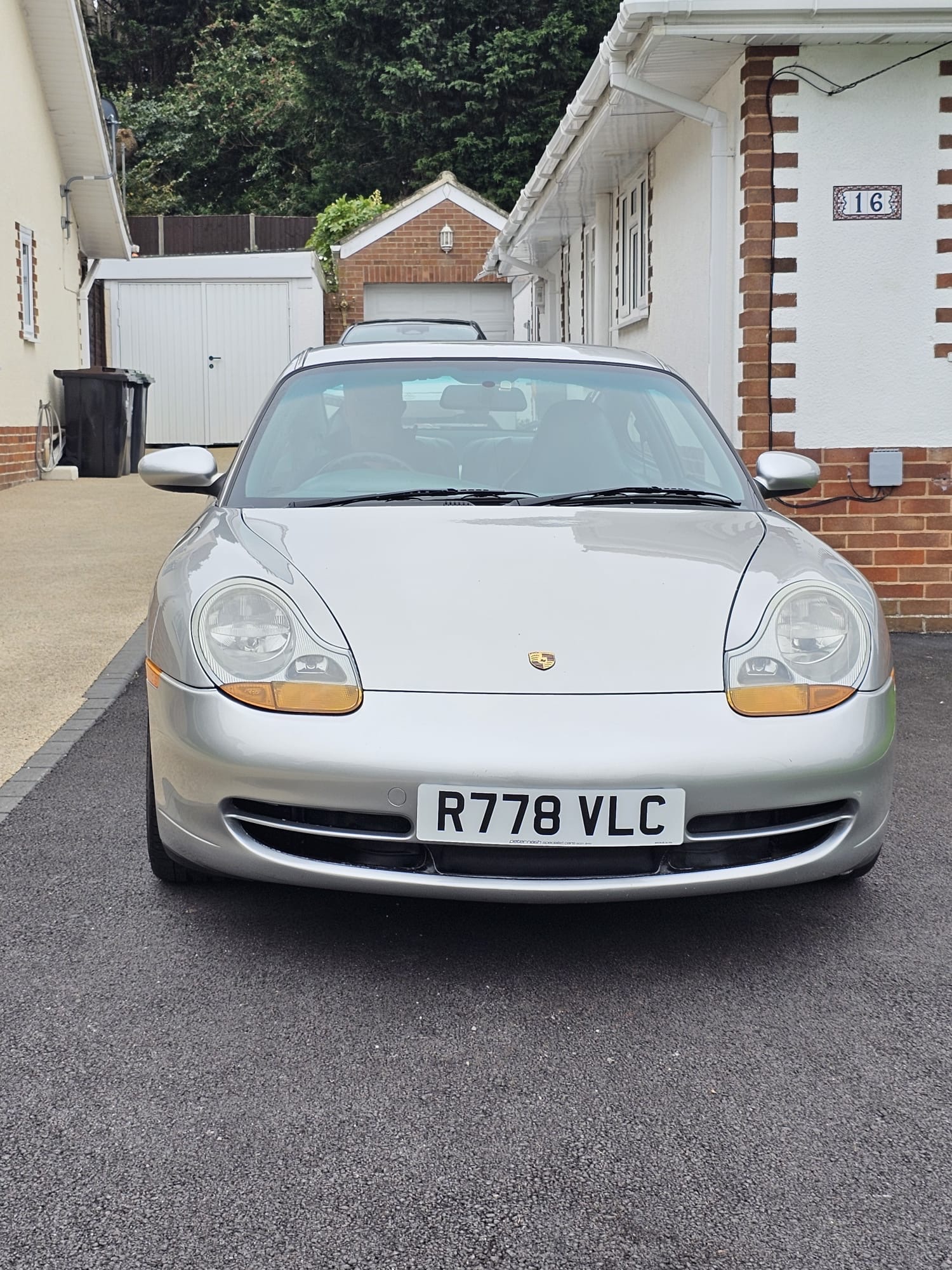 [ berth ]Porsche 911