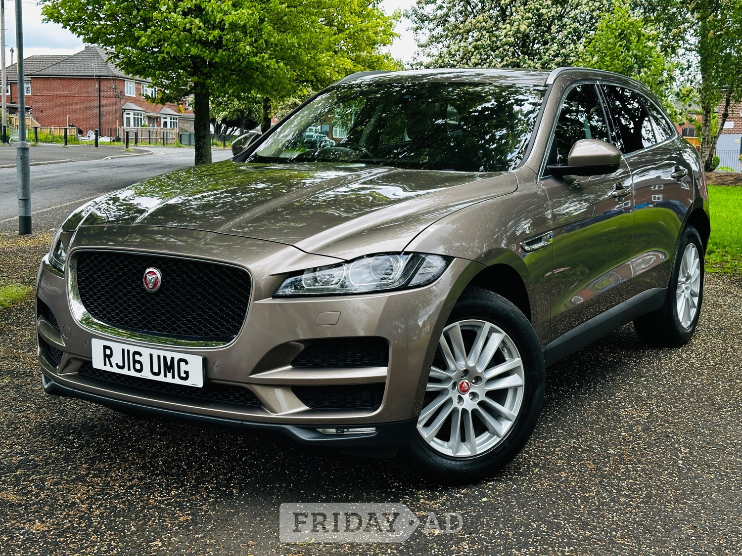 [ berth ]Jaguar F-Pace