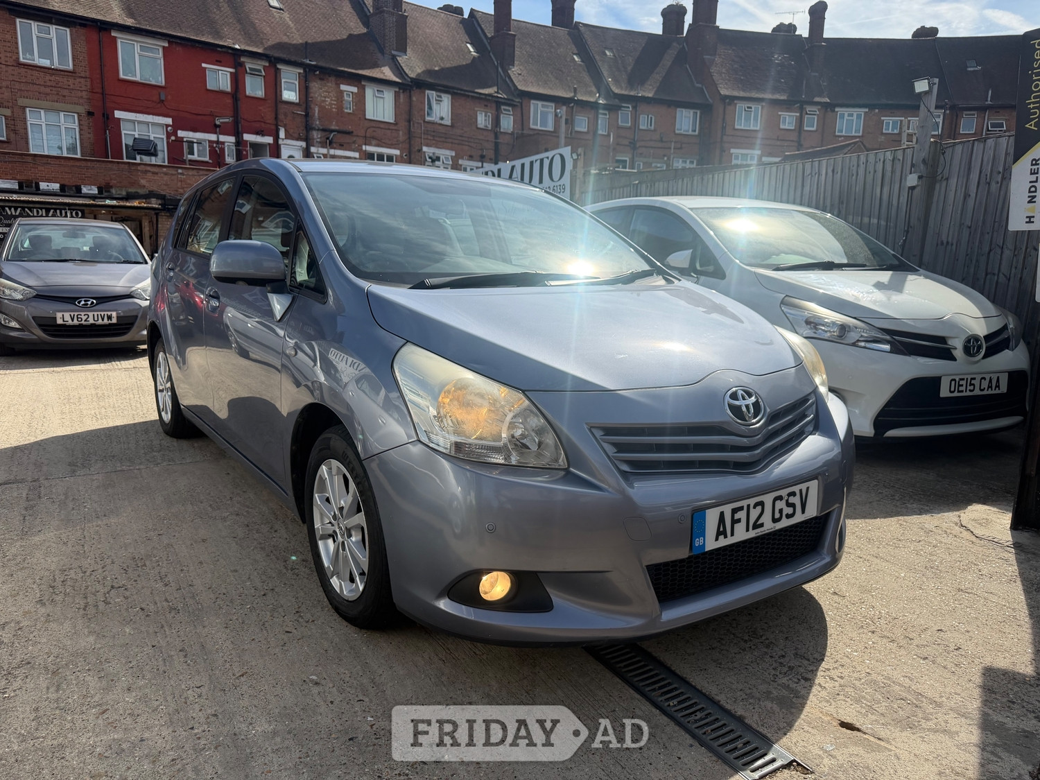 Toyota Verso 2012 - Cars