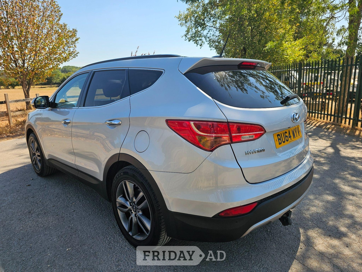 Hyundai Santa Fe 2014 - Cars in Reading