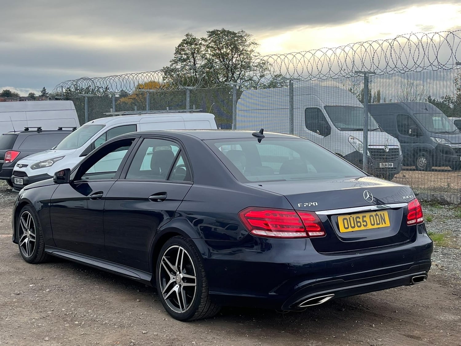 [ berth ]Mercedes-Benz E Class