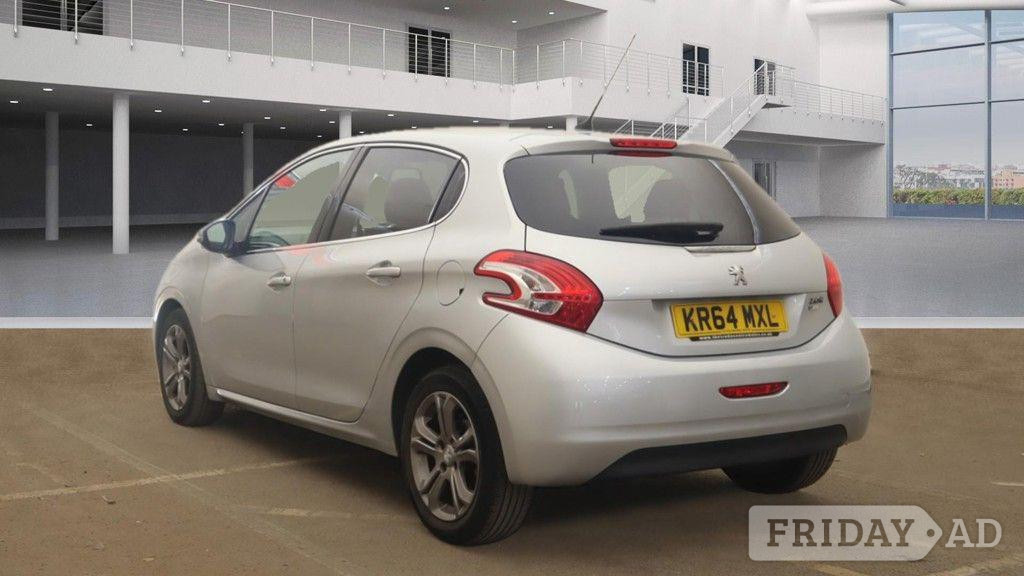 [ berth ]Peugeot 208