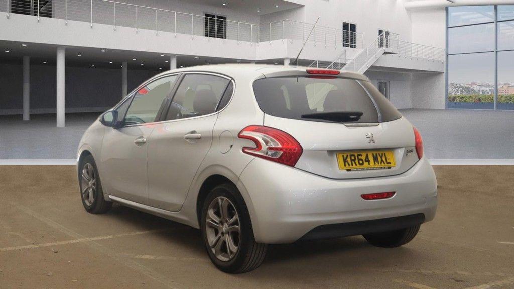 [ berth ]Peugeot 208