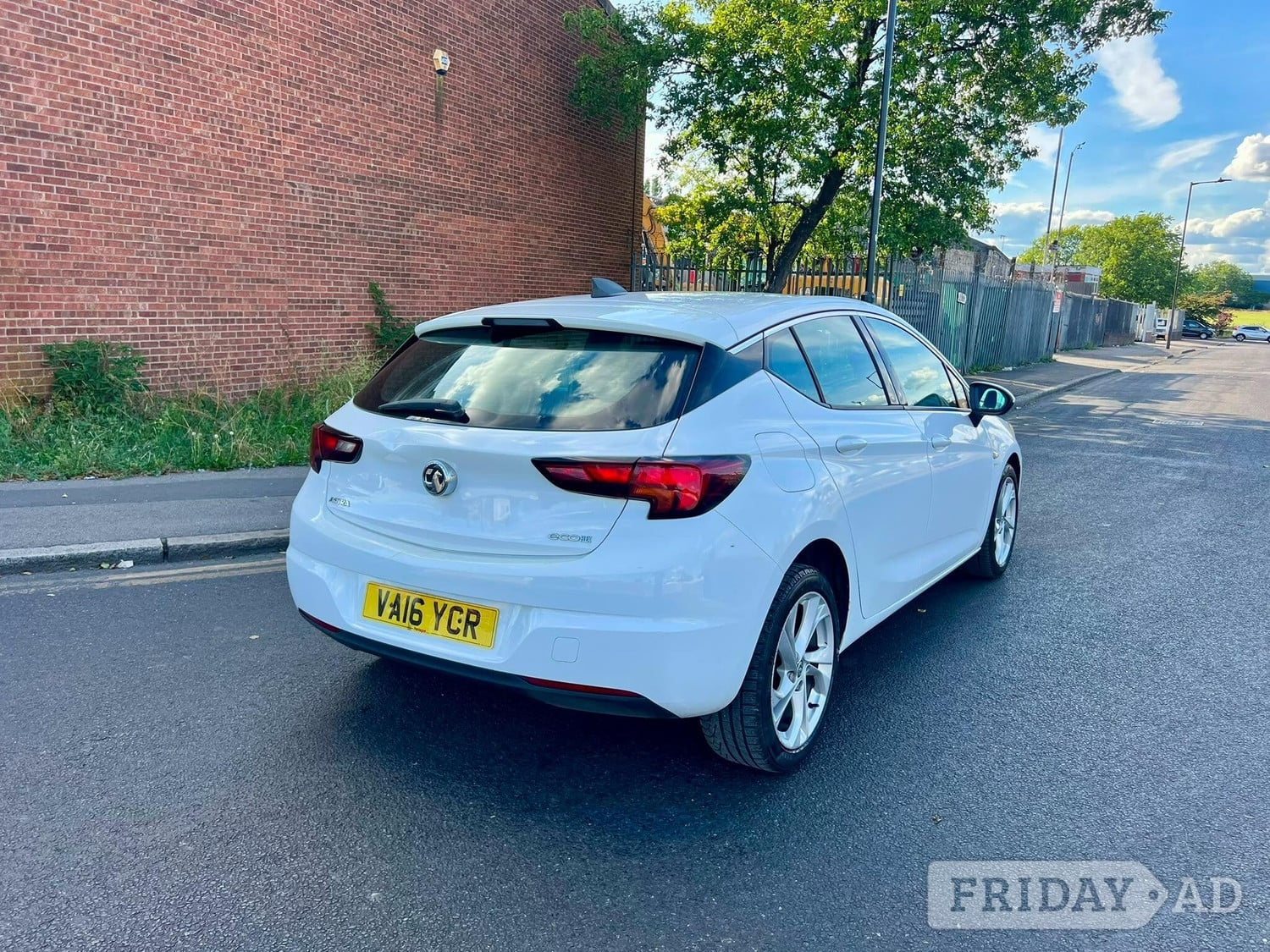 [ berth ]Vauxhall Astra