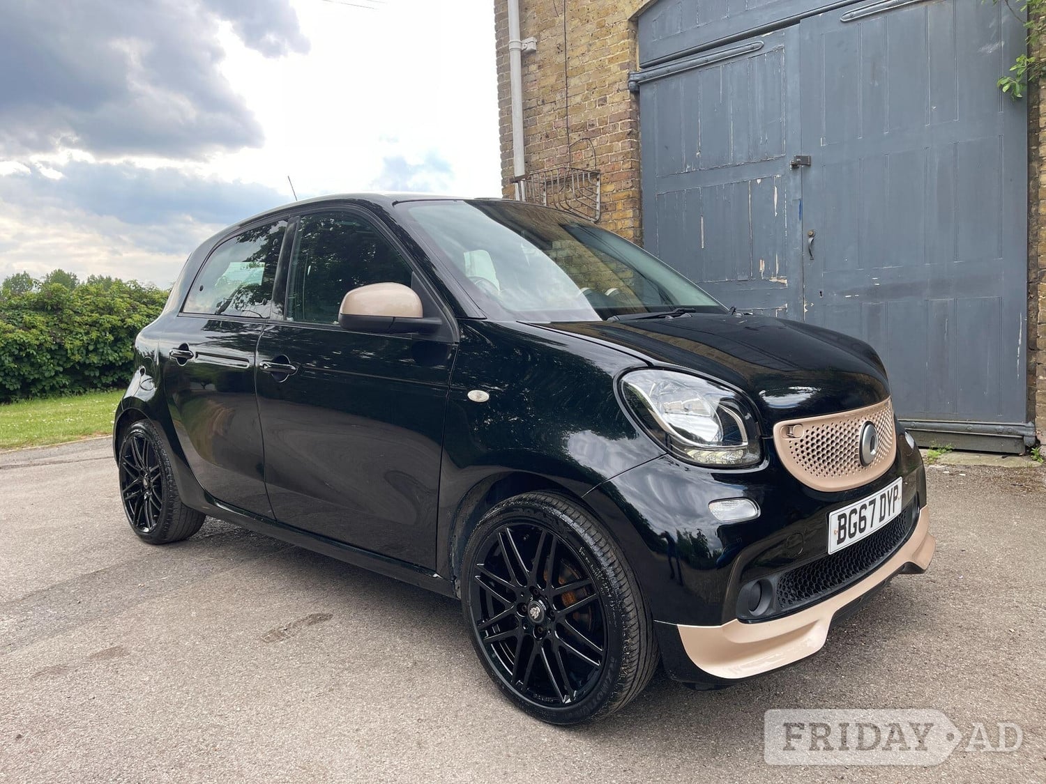 Smart ForFour 2017 in Uxbridge