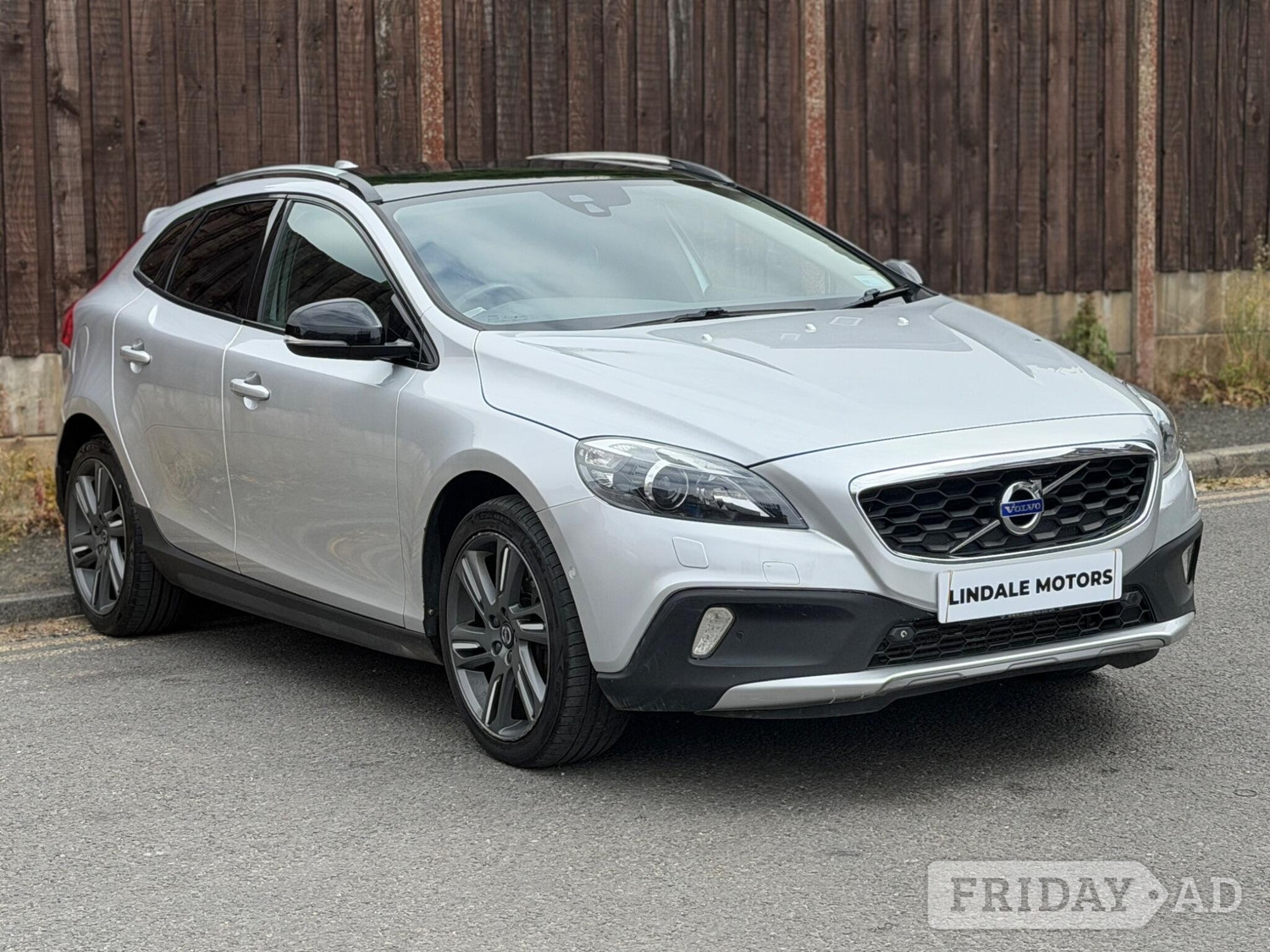 Volvo V40 Cross Country Oldham