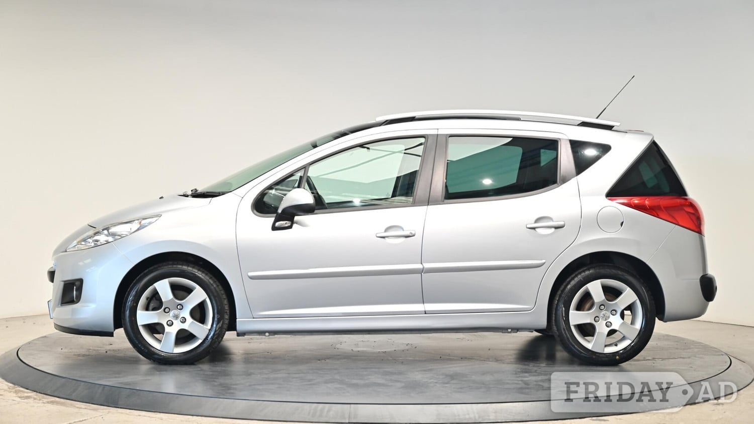 [ berth ]Peugeot 207 SW