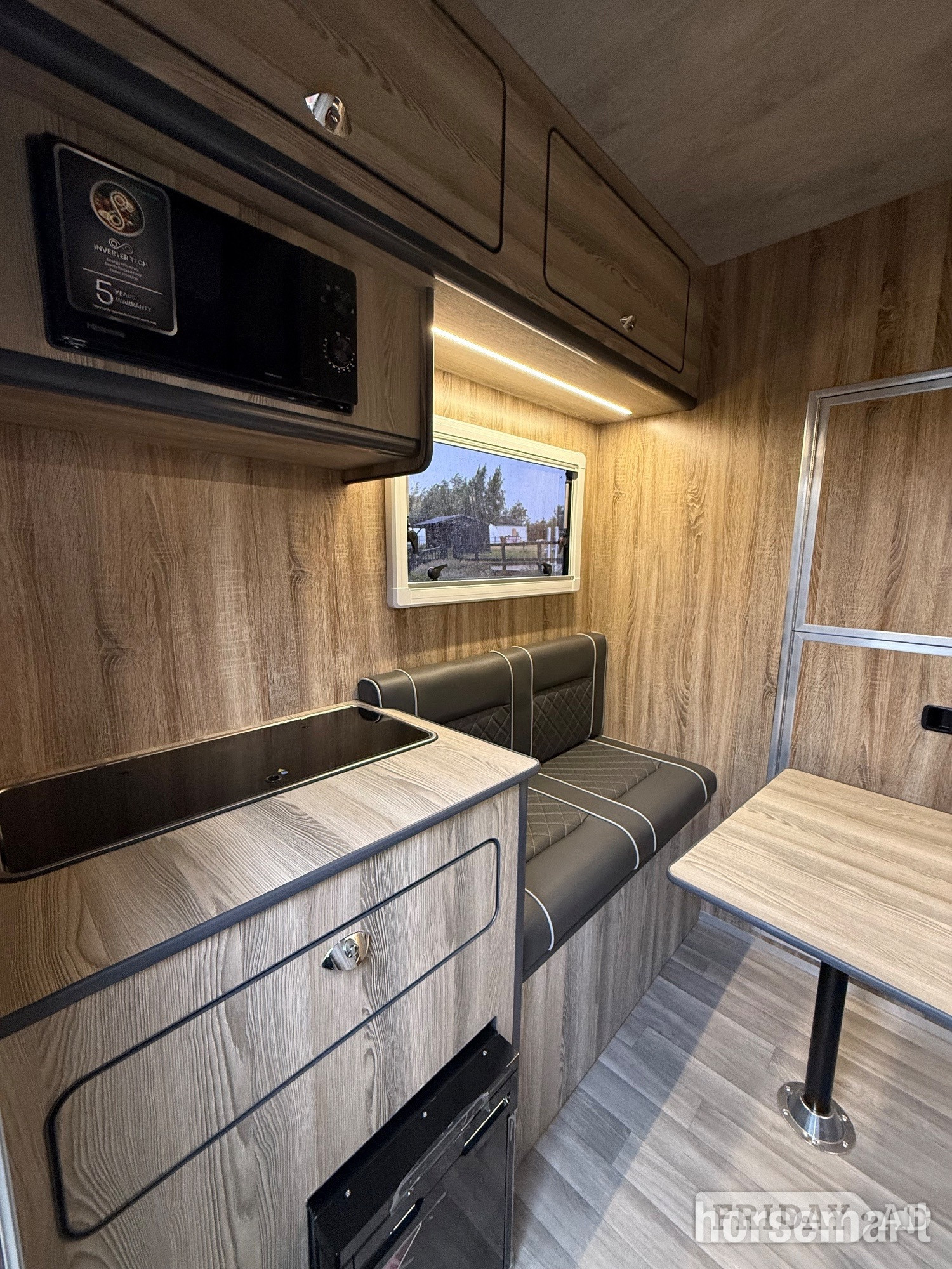 I.C.E Prestige  Peugeot Horsebox - Trailers & Horseboxes in Banstead