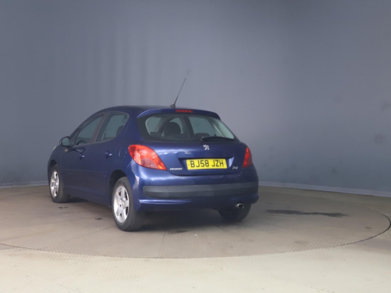 [ berth ]Peugeot 207