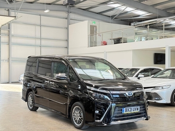 Toyota Voxy 2021