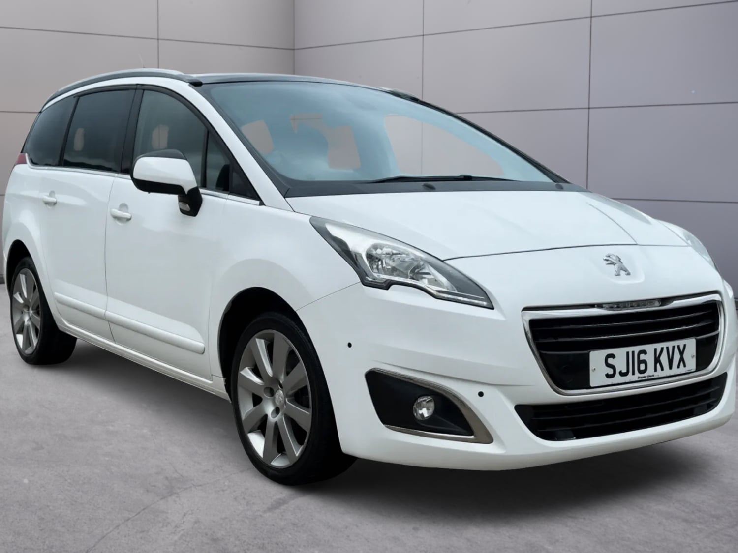 Peugeot 5008 2016 in Broxburn
