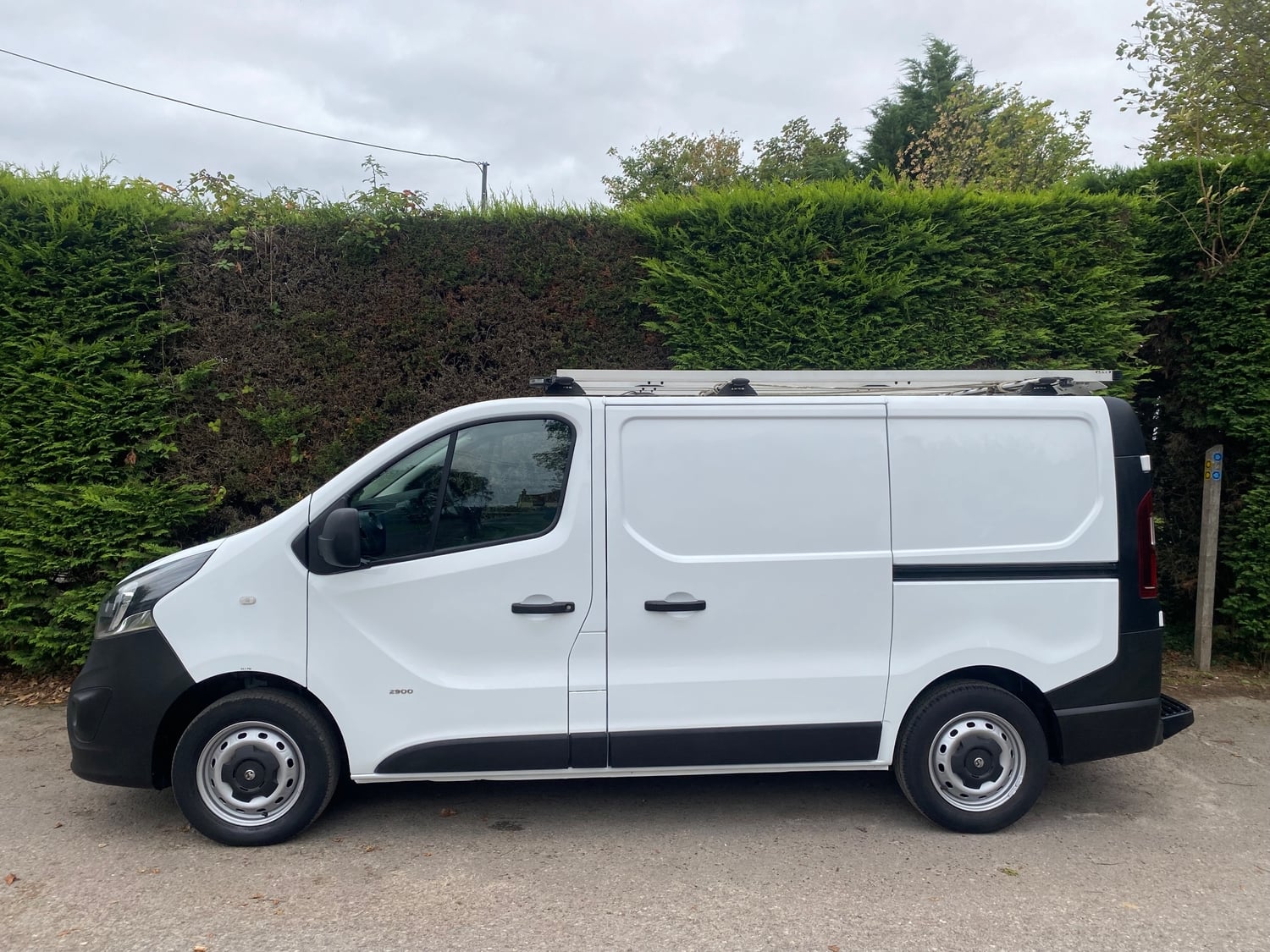 Vauxhall Vivaro 2017 - Vans & Commercial Vehicles