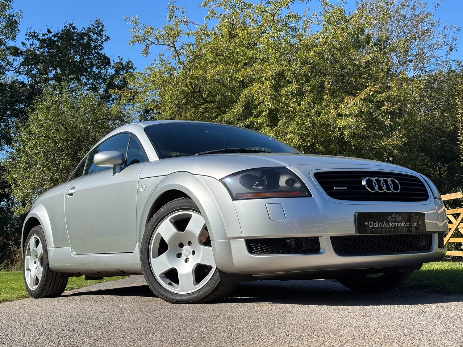Audi TT Dorking