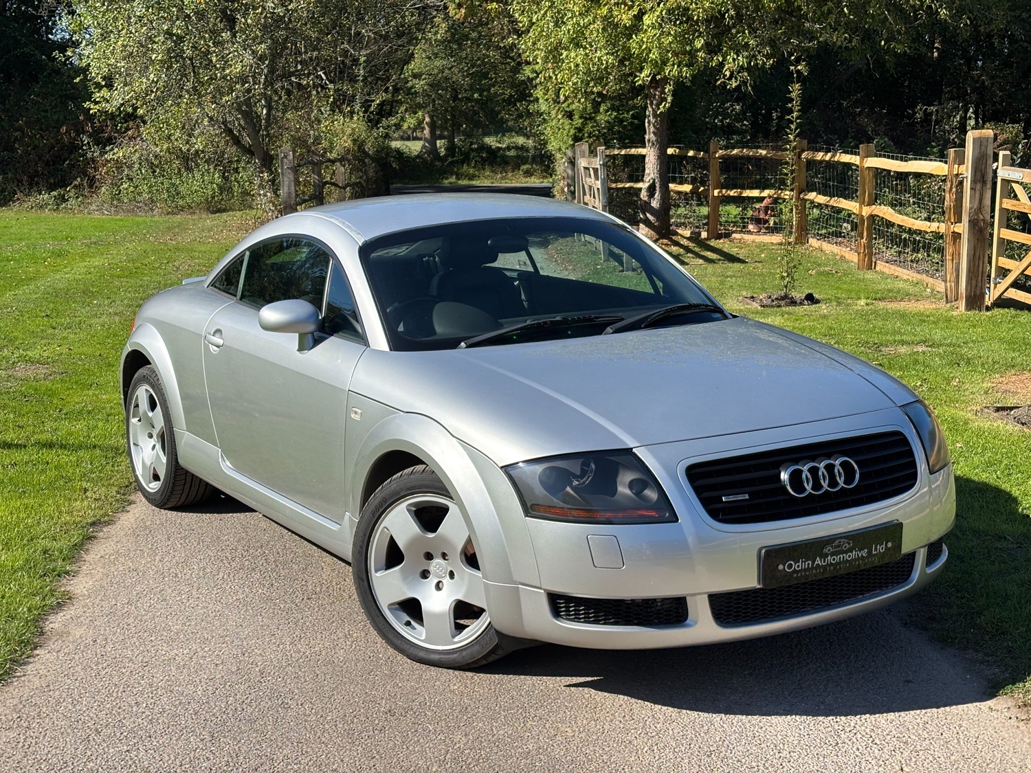 [ berth ]Audi TT