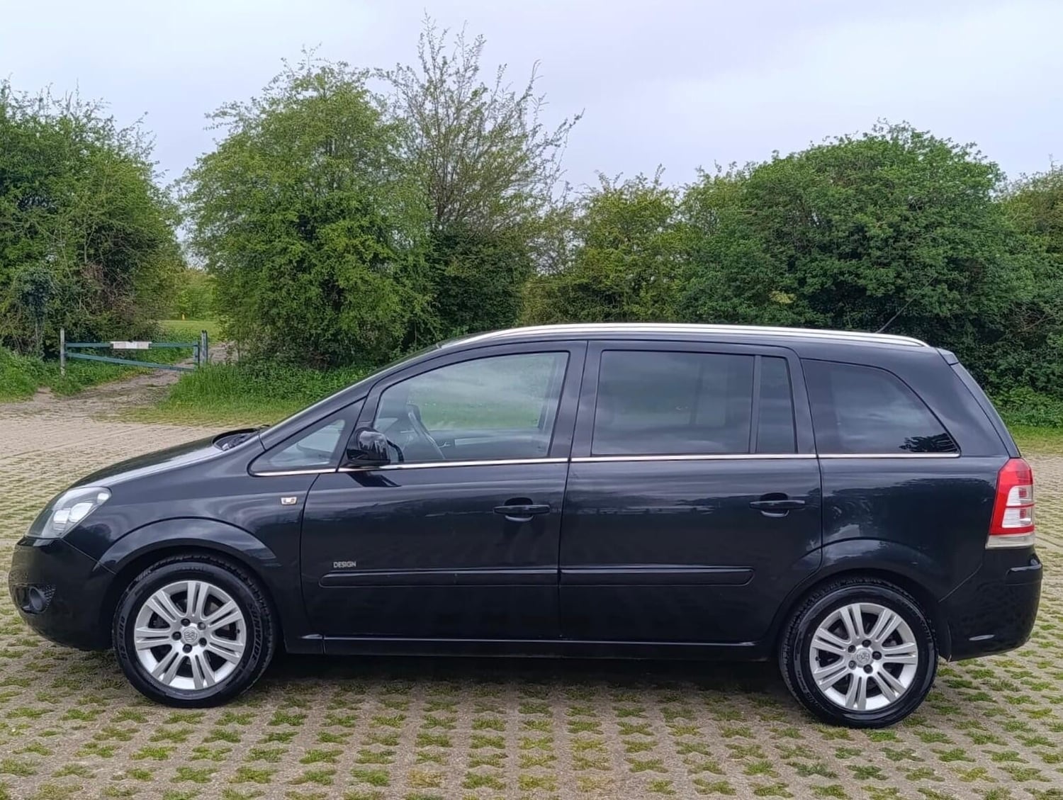 Vauxhall Zafira 2012 - Cars