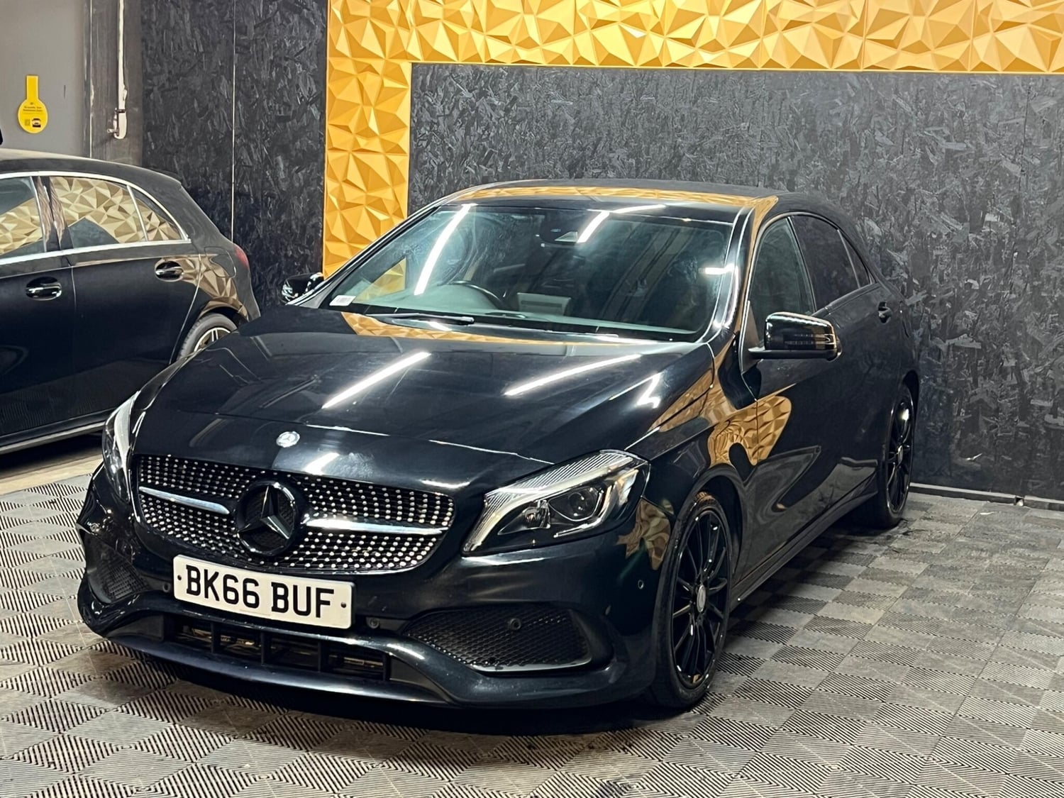 [ berth ]Mercedes-Benz A Class