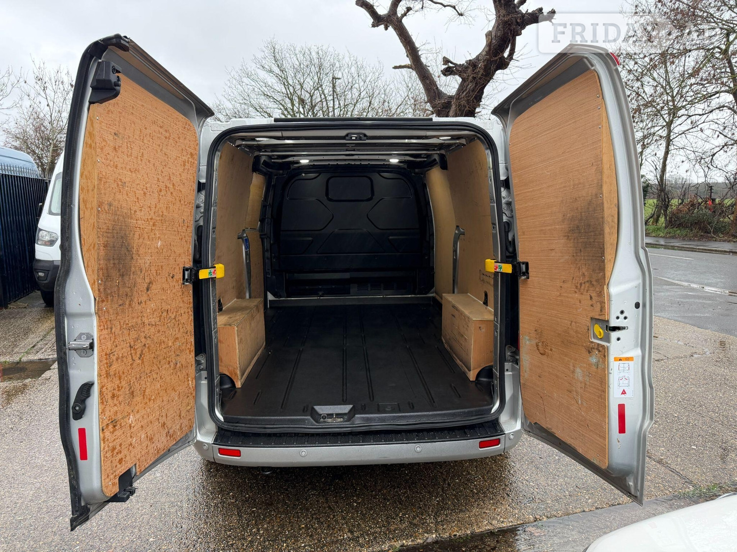 Ford Transit Custom 2020 - Vans & Commercial Vehicles