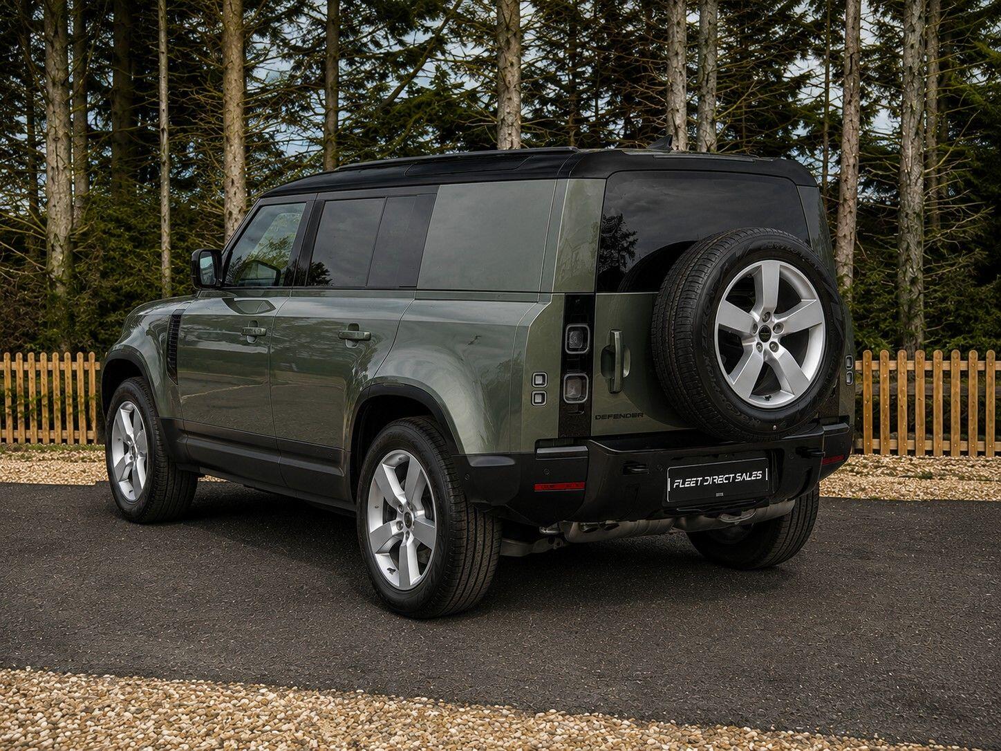 [ berth ]Land Rover Defender 110
