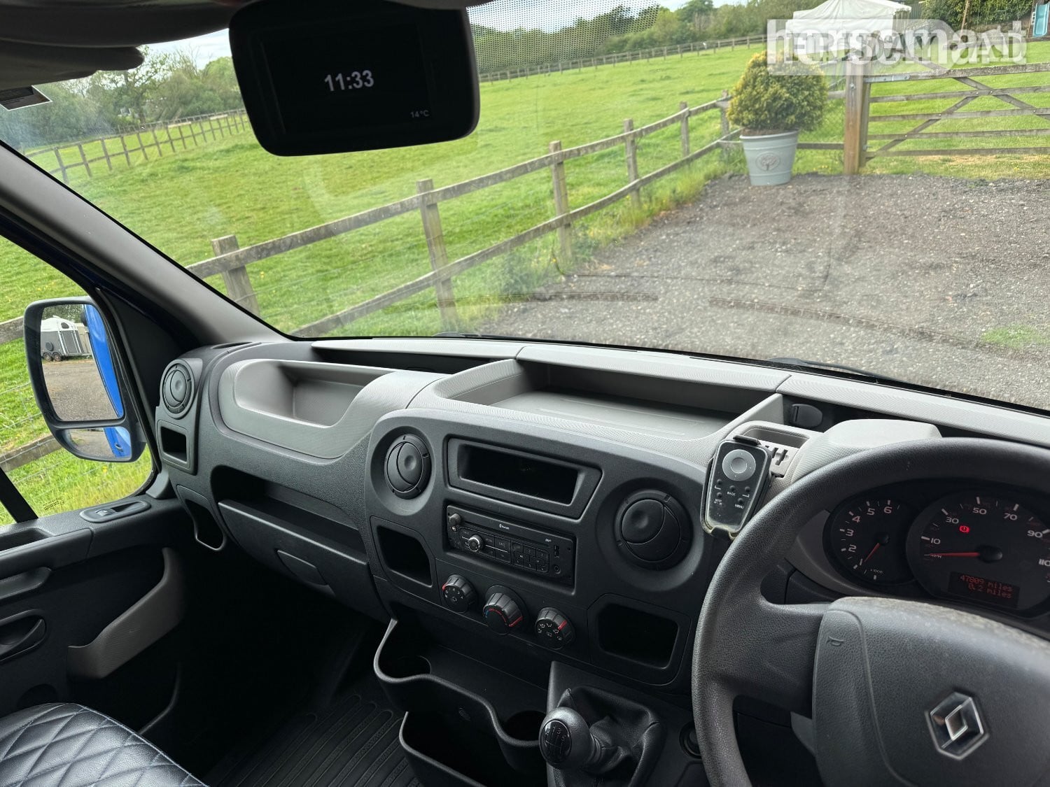 Alexanders Alexanders Renault Horsebox - Trailers & Horseboxes in Rudgwick