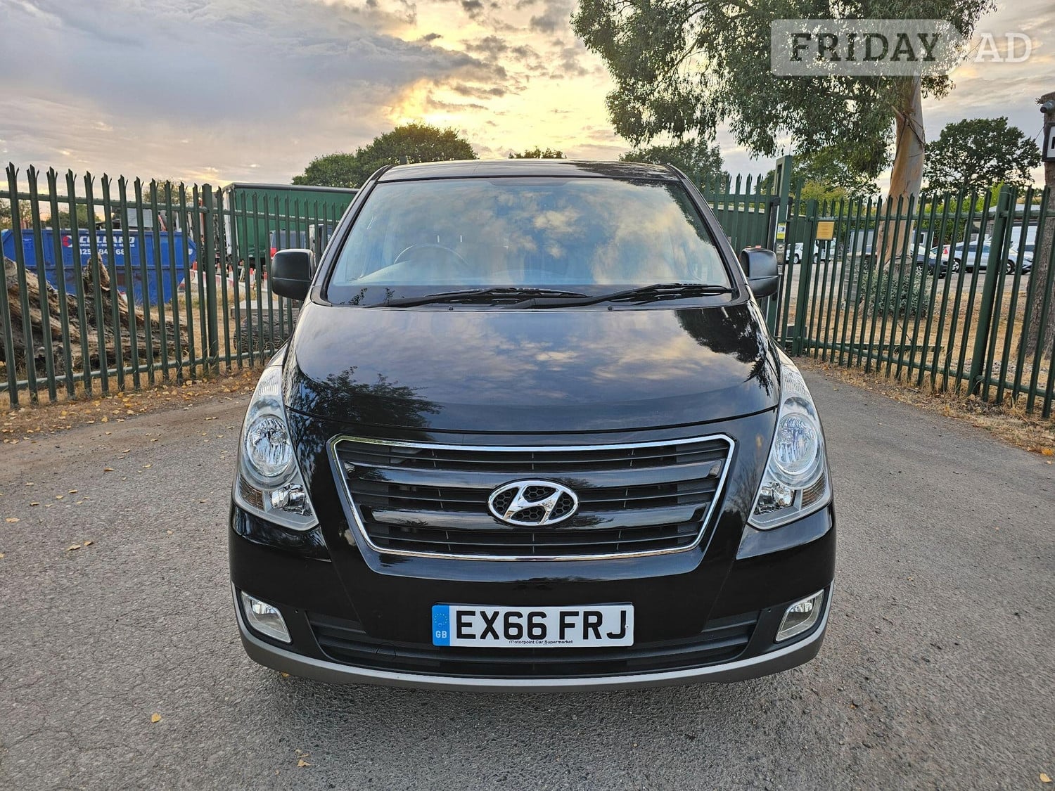 Hyundai i800 Reading