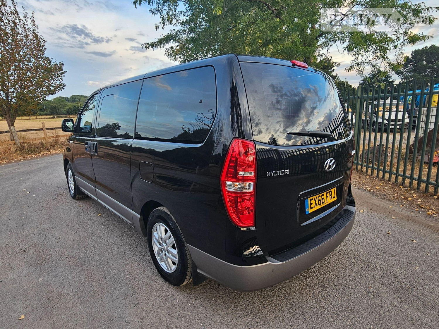 Hyundai i800 2016 - Cars in Reading