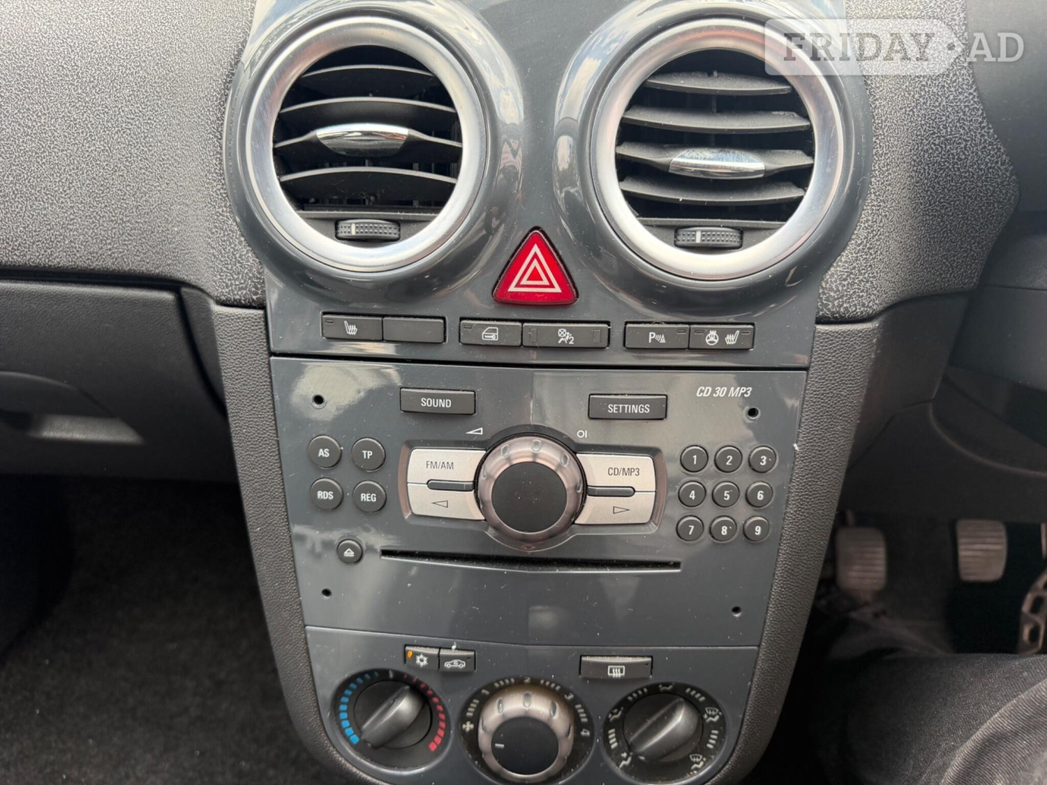 Vauxhall Corsa 2012 - Cars in Sutton