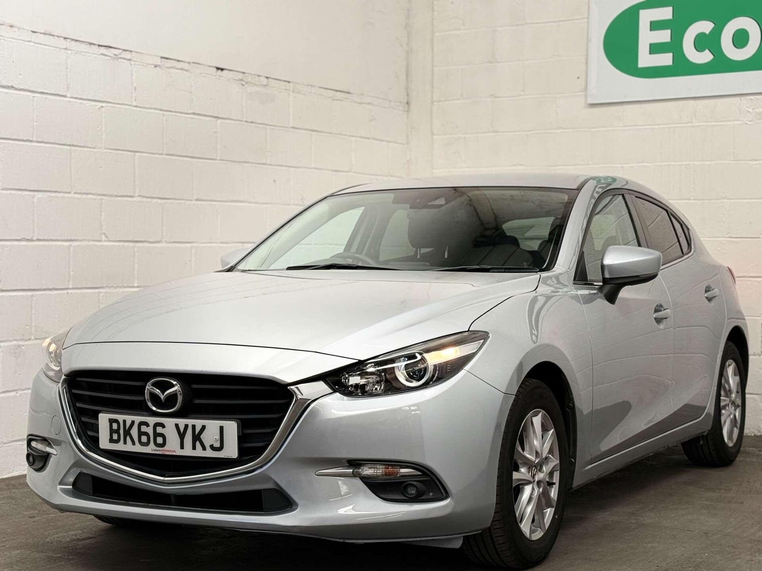 Mazda 3 2016 - Cars in Uxbridge
