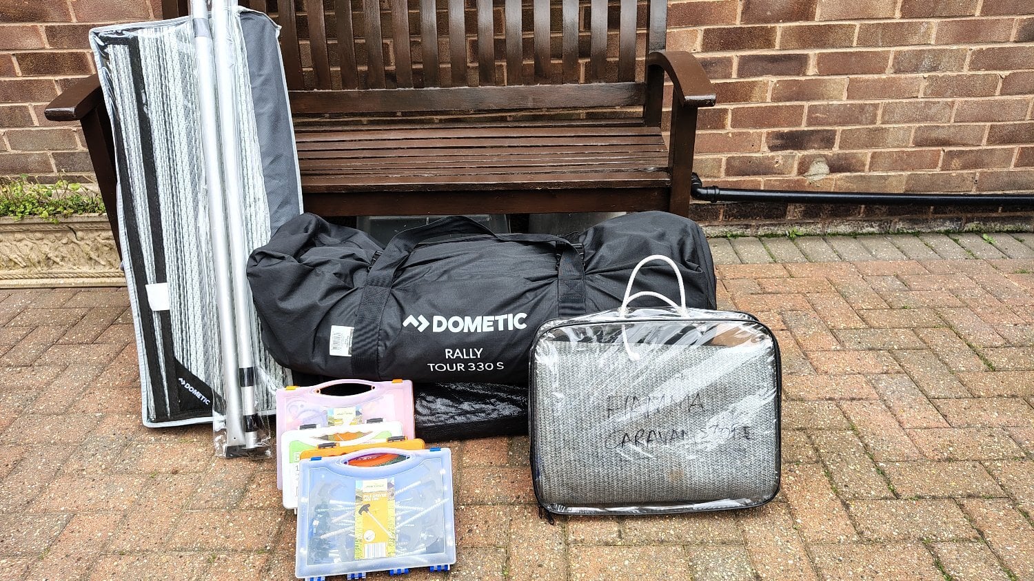 Dometic Rally 330 porch and loads of extras included. 