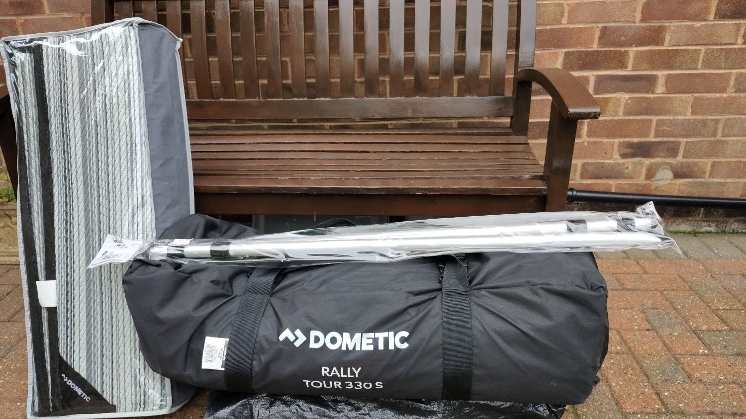 Dometic Rally 330 porch and loads of extras included.  -  in Alfreton