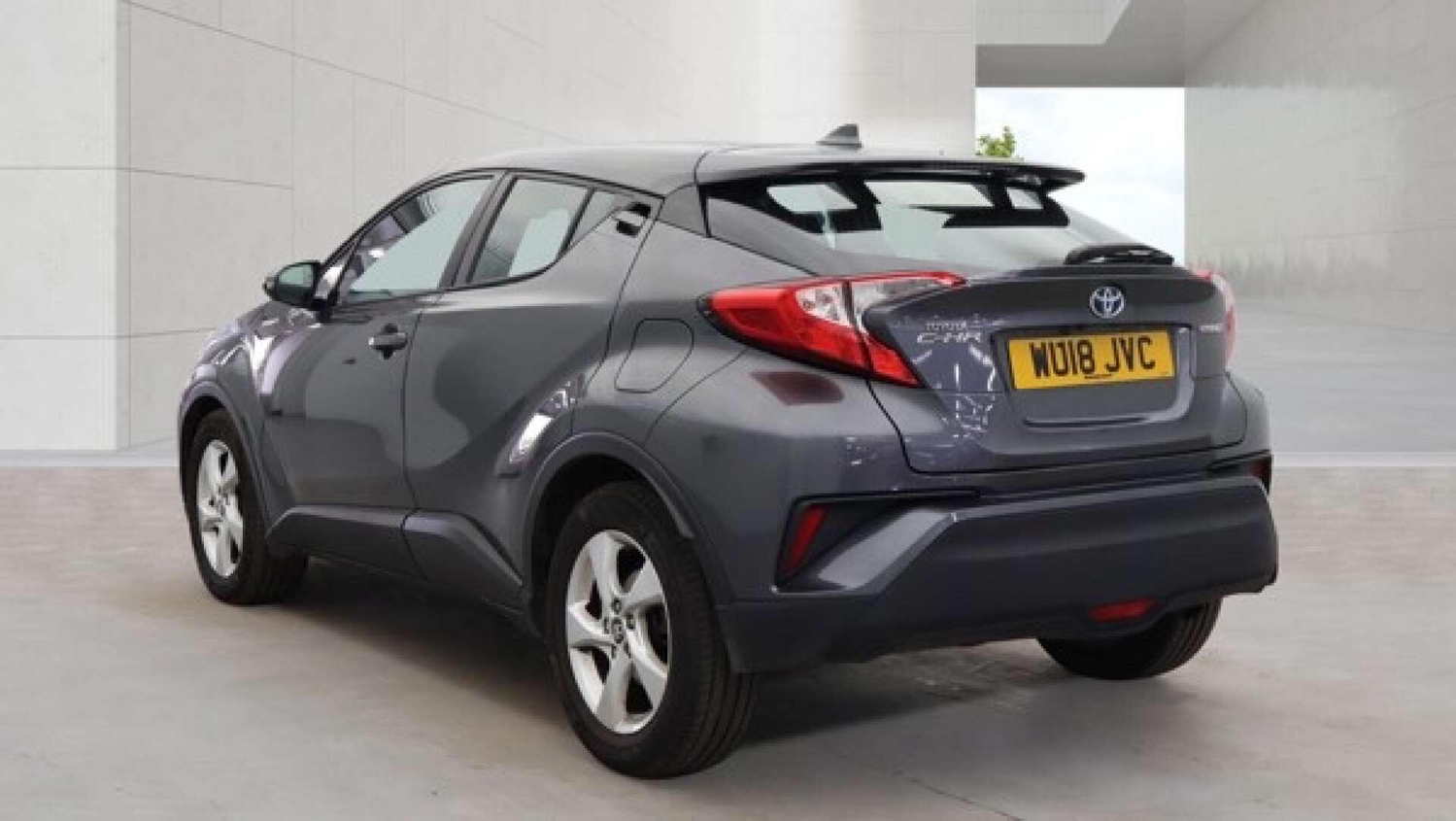 [ berth ]Toyota C-HR