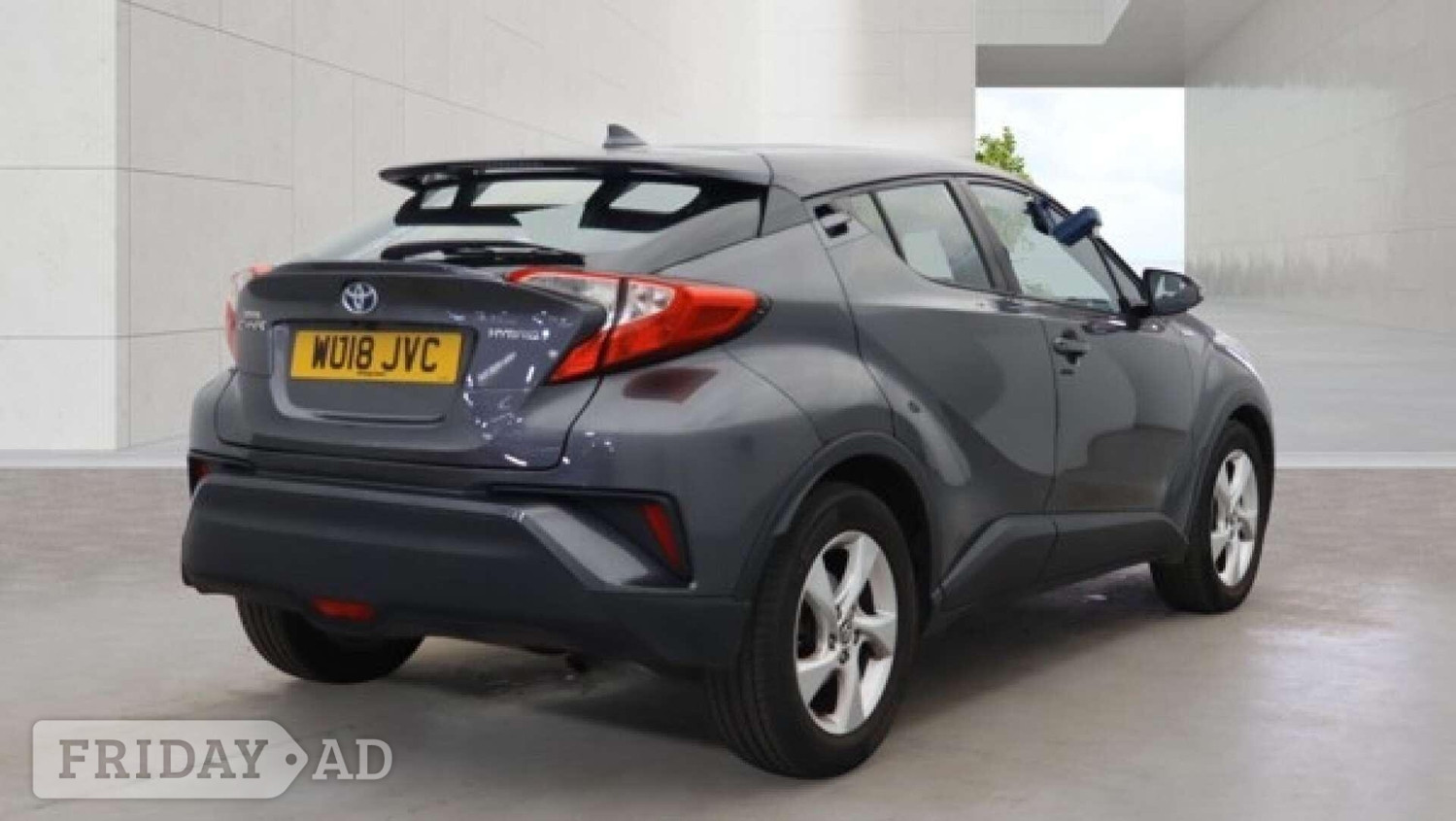 Toyota C-HR 2018 - Cars in Uxbridge