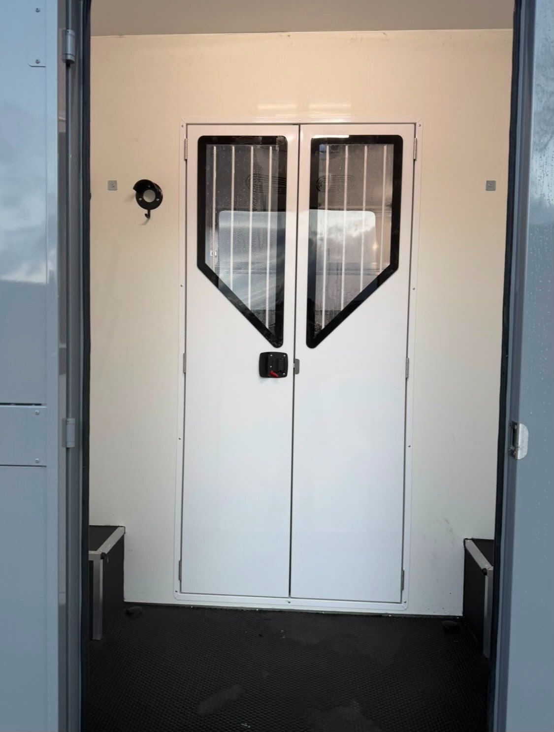 John Oates Transporter Renault Horsebox - Trailers & Horseboxes in Wednesbury