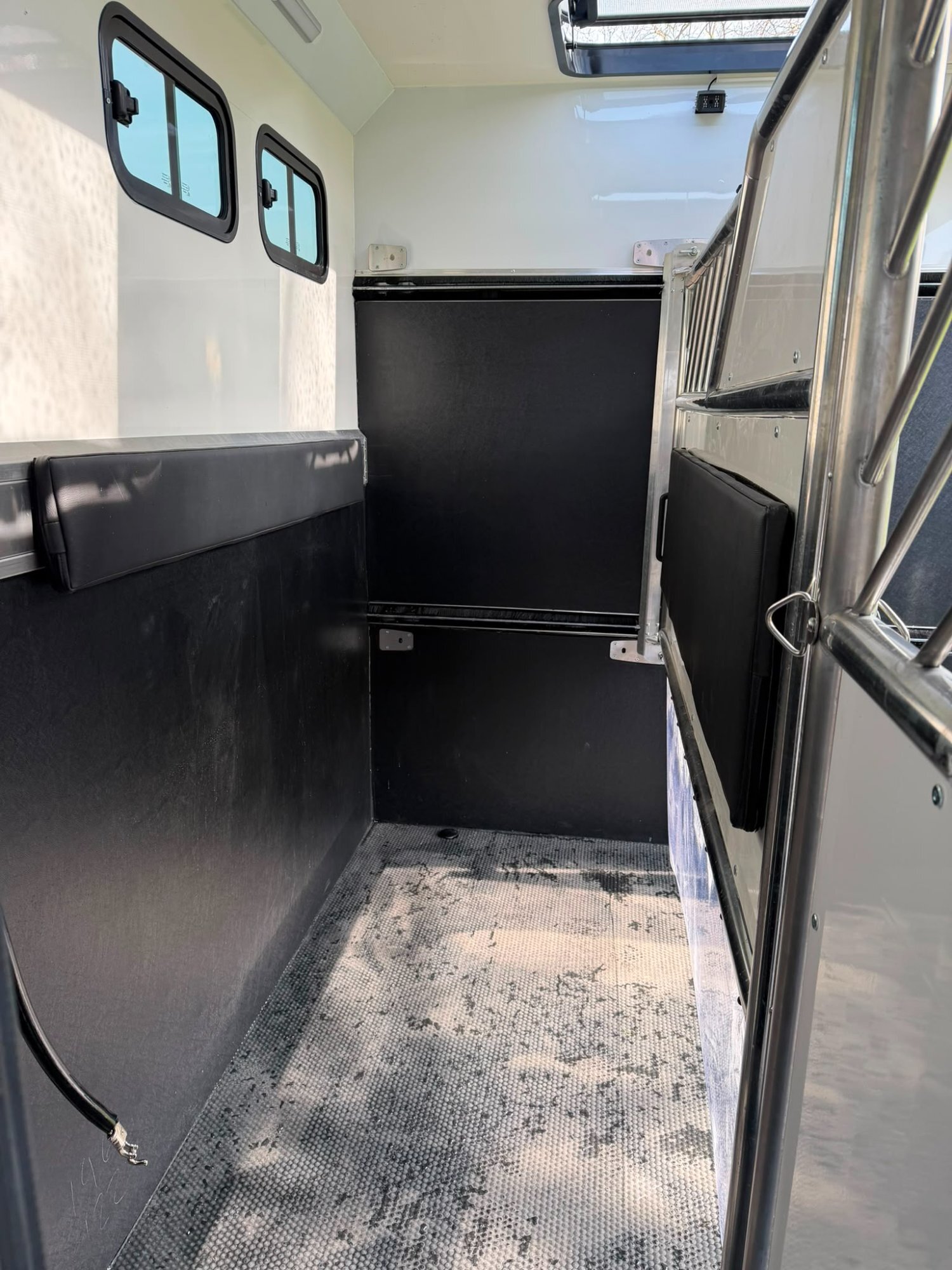 John Oates Transporter Renault Horsebox - Trailers & Horseboxes