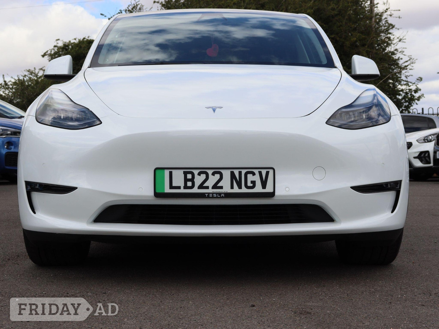 Tesla Model Y 2022 - Cars