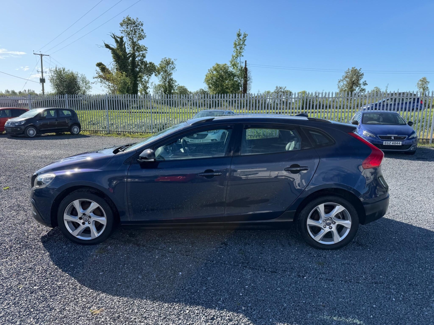 Volvo V40 Cross Country 2015 - Cars in Portadown