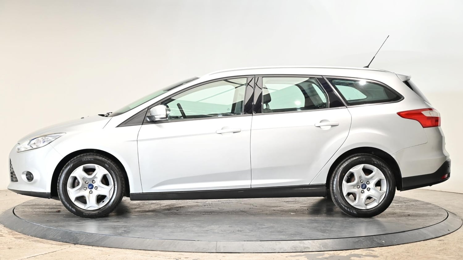 [ berth ]Ford Focus