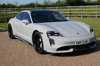 Porsche Taycan 2022