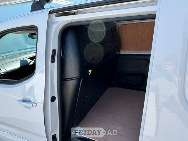 Peugeot e-Partner 2023 - Vans & Commercial Vehicles