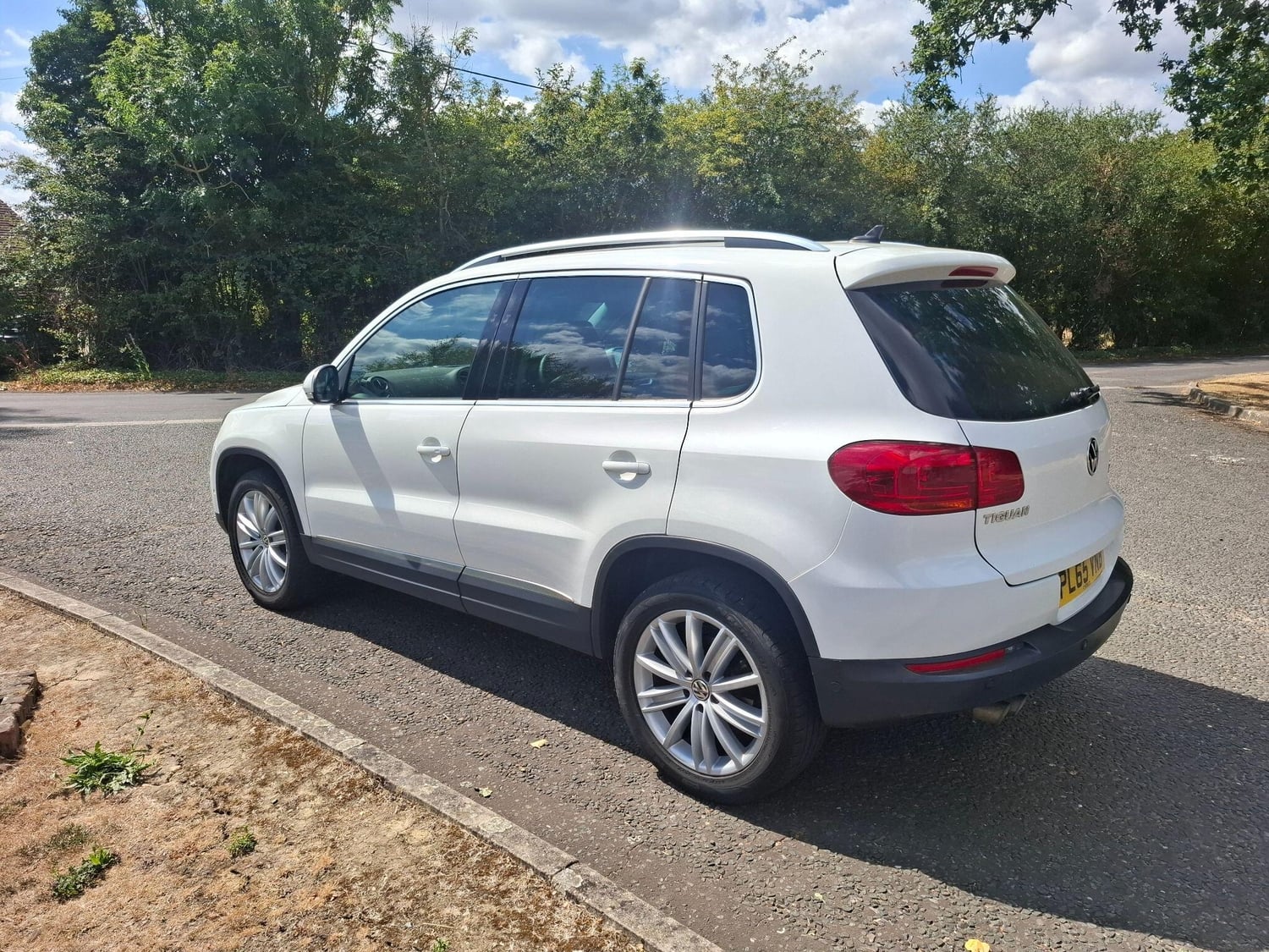 Volkswagen Tiguan 2015 - Cars in Ashford