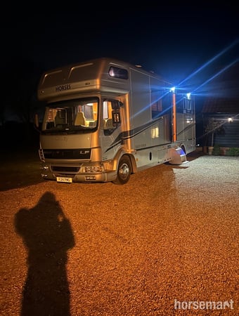 Oakley Supreme DAF Horsebox