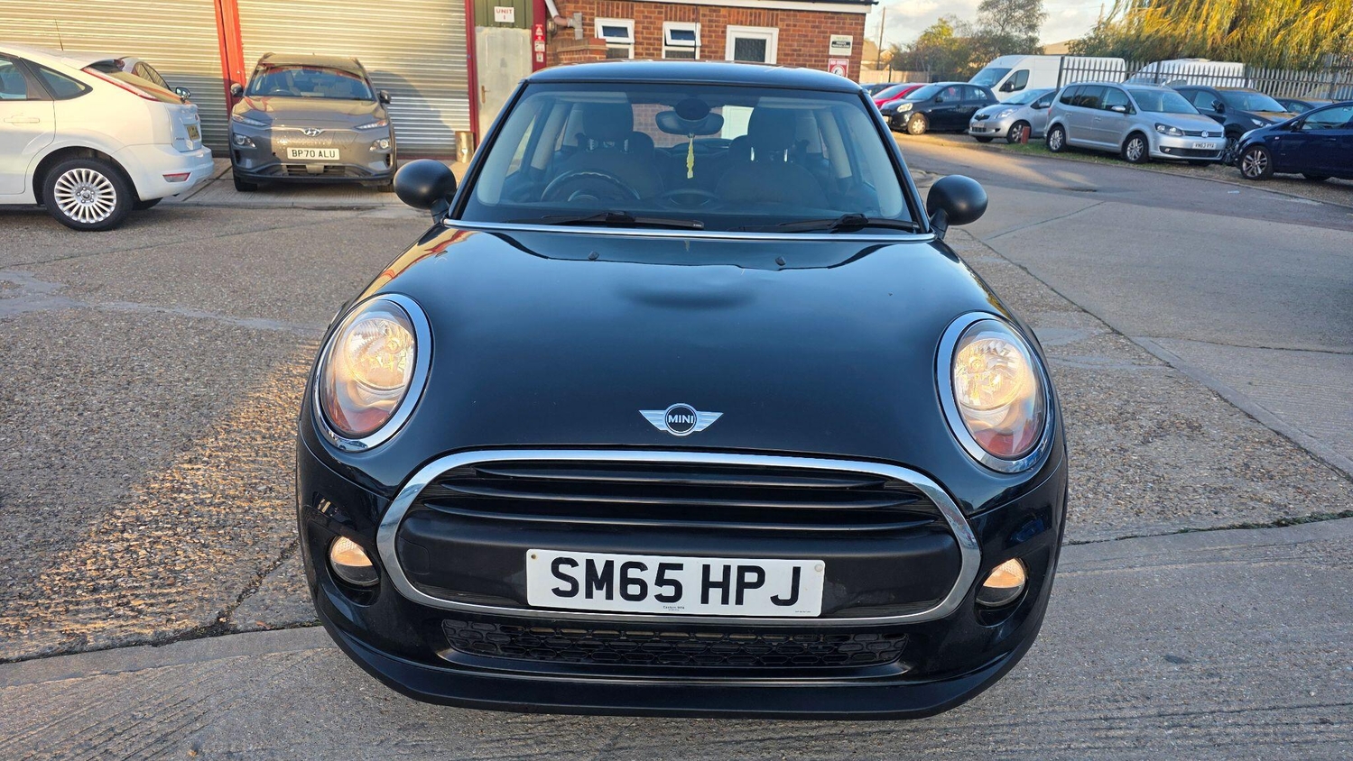 Mini Hatch Leighton Buzzard